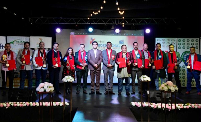 अस्ट्रेलियामा सीजन मिडियाको प्रोफेशनल अचिभमेन्ट अवार्ड हस्तान्तरण सम्पन्न !